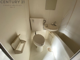 浴室内にトイレがあります☆