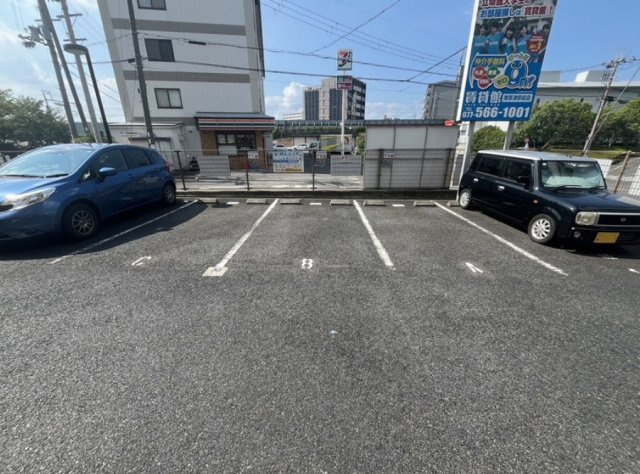 草津市野路東２丁目の店舗事務所の駐車場|駐車場があります