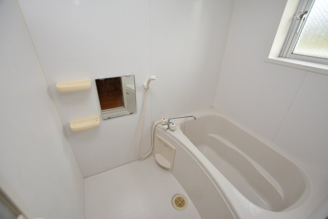 【浴室】 | ひこさんビル | 202号室浴室　※仕様は部屋によって異なります