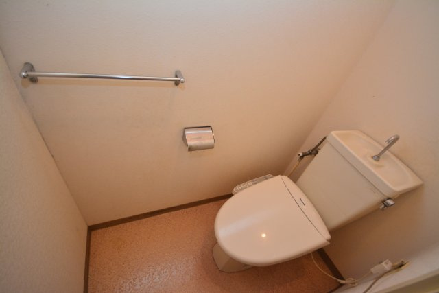 【トイレ】 | ひこさんビル | 202号室トイレ　※仕様は部屋によって異なります