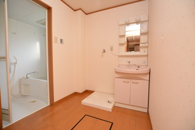 【洗面所】 | ひこさんビル | 202号室洗面所　※仕様は部屋によって異なります