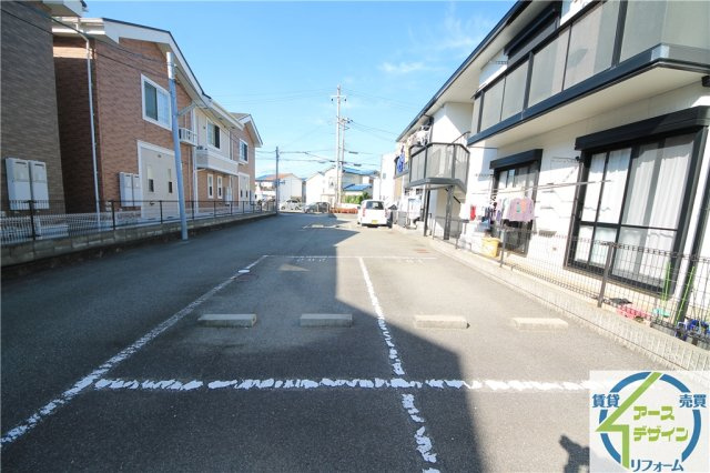 メルヴィルA棟の駐車場