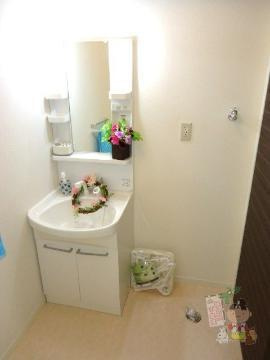 シャーメゾンエミナンスの洗面所|洗面