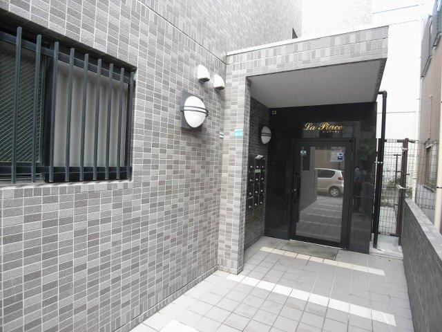 ラ・ピアーチェのエントランス