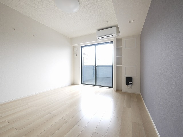 ジュピターの寝室|開放的な寝室です