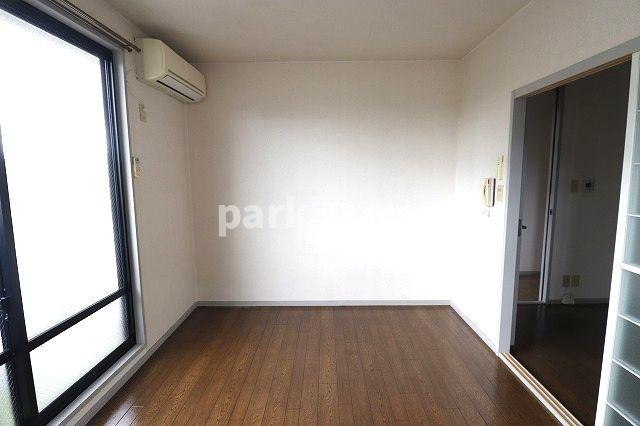 サンビレッジ一ツ橋 A棟の洋室|個人の部屋や寝室として使える洋室です