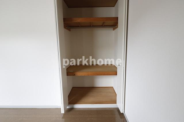 サンビレッジ一ツ橋 A棟の収納|こまごまとしたものを収納できそうですね