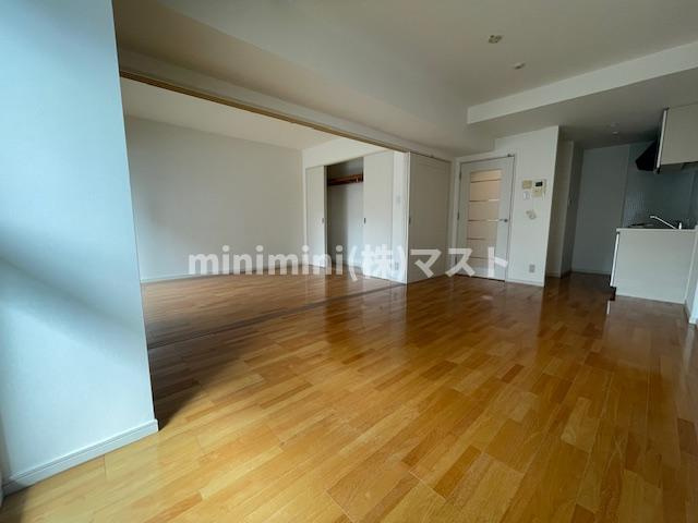 プレサンスＮＥＯ中之島公園の居間・リビング