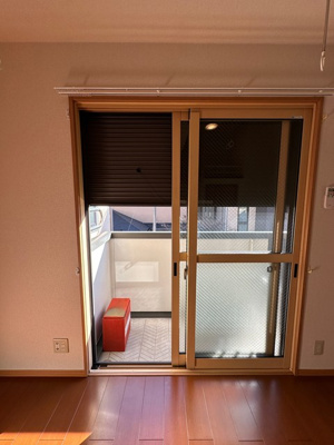 【セキュリティ】 | Ｔ・メゾンリビエール | 防犯シャッター雨戸付きなので夜やお出かけ時も安心です！雨戸は冬場の寒さ対策にもなります◎