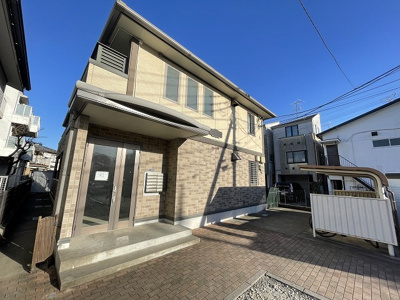 【外観】 | Ｔ・メゾンリビエール | 小田急線「向ヶ丘遊園」駅まで徒歩圏内の2階建てアパート！2沿線利用可能な「登戸」駅も徒歩圏内☆コンビニも近くて便利な住環境です♪