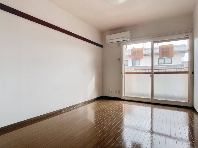 ピーコック28の居間・リビング