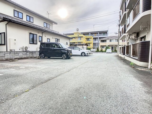 ピーコック28の駐車場