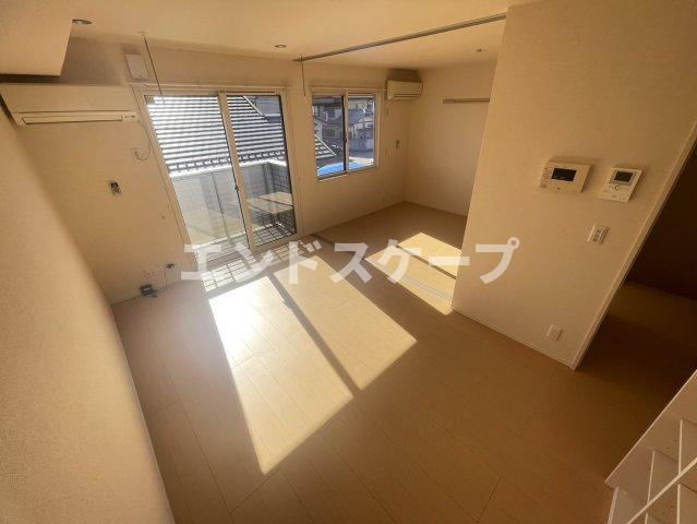 リヴェールの居間・リビング|高崎、前橋エリアのお部屋探しはエンドスケープまで！お客様の理想お聞かせ下さい♪
