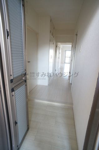 サンハイツ逆瀬川の玄関