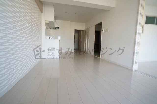 サンハイツ逆瀬川の居間・リビング