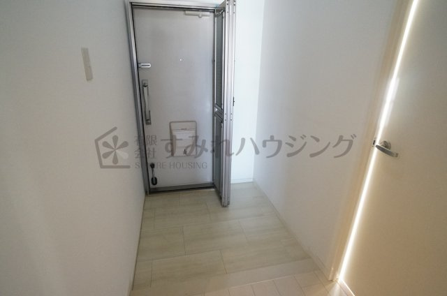 サンハイツ逆瀬川の玄関