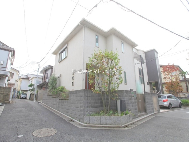 練馬区向山3丁目　新規リフォーム済　大型中古戸建の外観