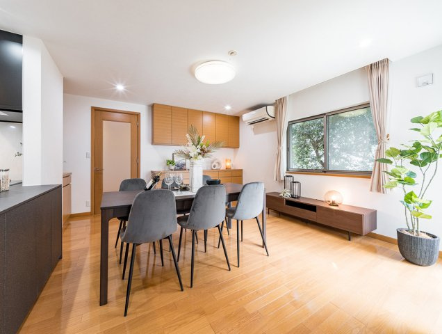 練馬区向山3丁目　新規リフォーム済　大型中古戸建の居間・リビング