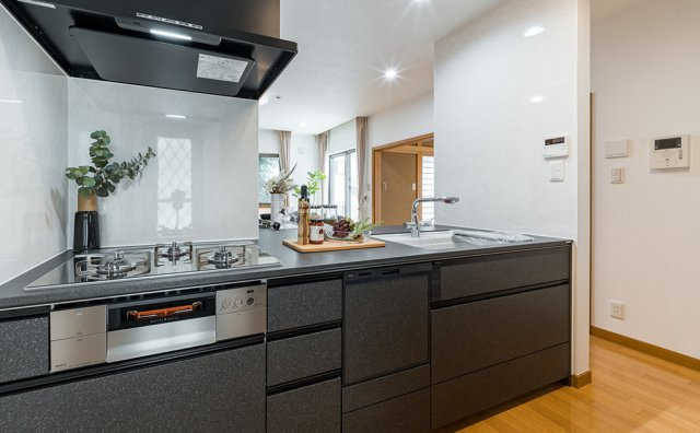 練馬区向山3丁目　新規リフォーム済　大型中古戸建のキッチン