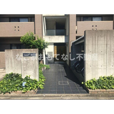 【エントランス】 | スクエアコート