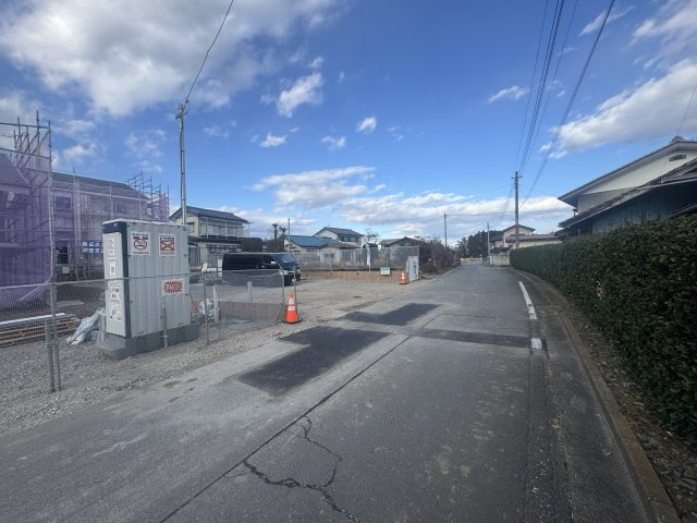 新築　北群馬郡榛東村広馬場第2　2号棟の前面道路含む現地写真|南東側接道幅員約6.3ｍ	北西側接道幅員約5.2ｍ	