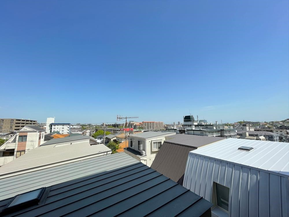 樋之池町アーバンライフの展望|【眺望】：住戸から東方向の眺望。東方向にも高い建物はなく、東向きの洋室も陽当たり・眺望良好です。