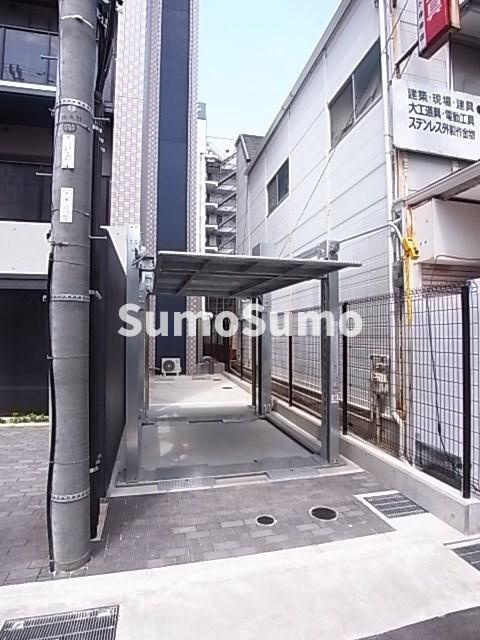 神戸市兵庫区湊町４丁目の賃貸マンションの駐車場|カースペースがあります