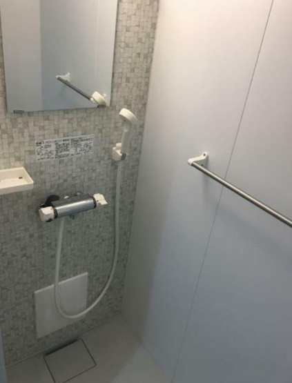 【シャワールーム】