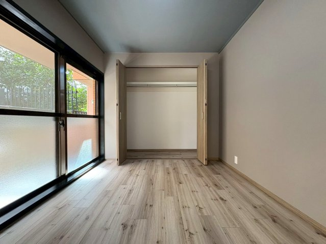 ルシエル向日町駅前の洋室