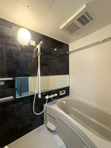 ルシエル向日町駅前の浴室