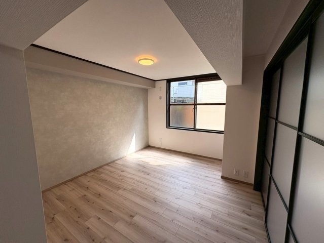 ルシエル向日町駅前の洋室