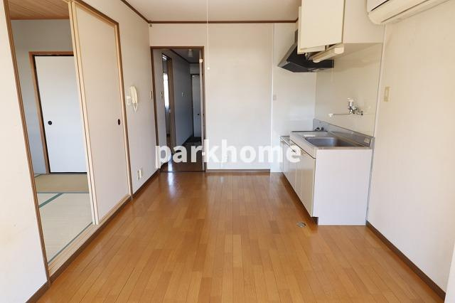 ALLOGGIOの居間・リビング|ゆったり過ごせる居間です