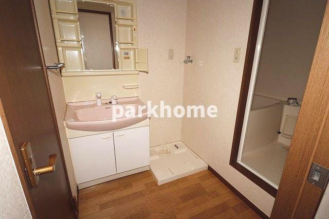 ALLOGGIOの洗面所|スペースが確保できる洗面所です