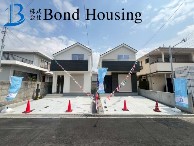 JR朝霧駅バス6分　狩口台2丁目　新築戸建　2号棟の前面道路含む現地写真