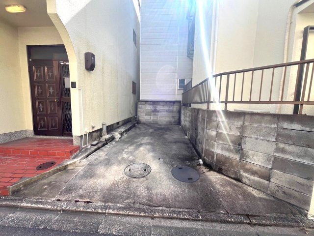 ◆永住にピッタリの落ち着いた住環境◆天井収納付き４ＤＫ◆駅まで徒歩２分◆右京区谷口梅津間町の駐車場|駐車場