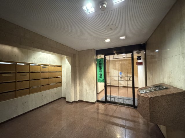 グランドメゾン一番町のエントランス