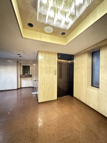 グランドメゾン一番町のエントランス