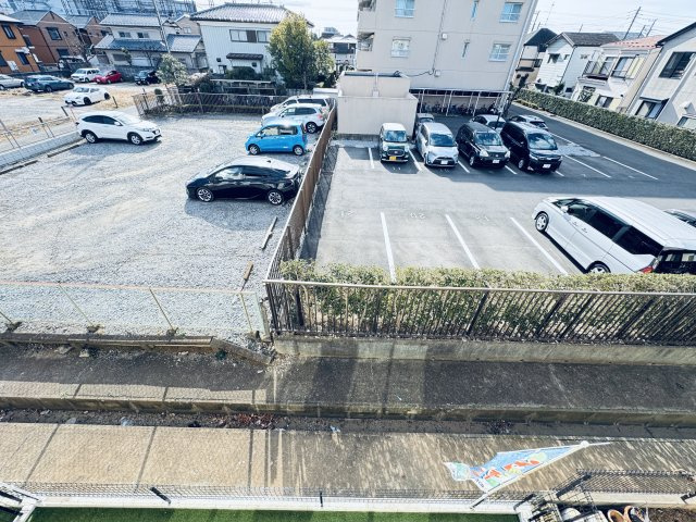 松戸市栄町６丁目新築戸建（栄町23期）の展望|バルコニーより南側眺望・隣地駐車場につき日当たり良好♪