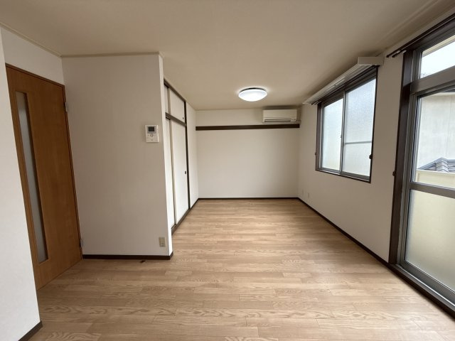 ファミリーハイツの居間・リビング