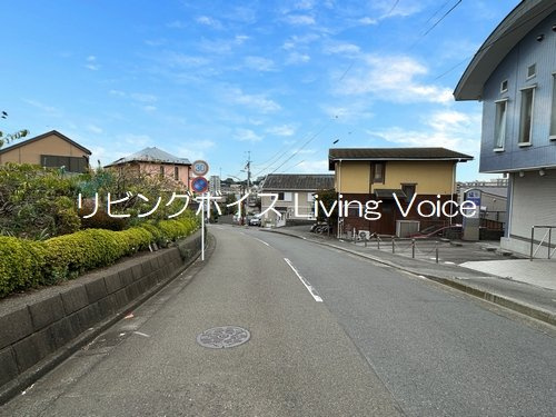 【前面道路含む現地写真】 | 【仲介手数料０円】藤沢市善行2丁目　新築一戸建て　5号棟　全5棟 | 【仲介手数料０円】藤沢市善行2丁目　新築一戸建て　全5棟