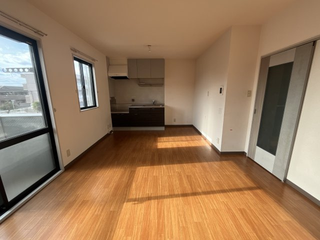 構壱番館Ａ棟の居間・リビング