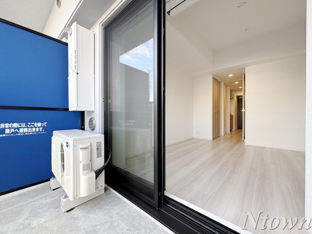 【バルコニー】 | S-RESIDENCE名駅NorthⅡ | 外からの目が気にならないバルコニーで洗濯物が干せます