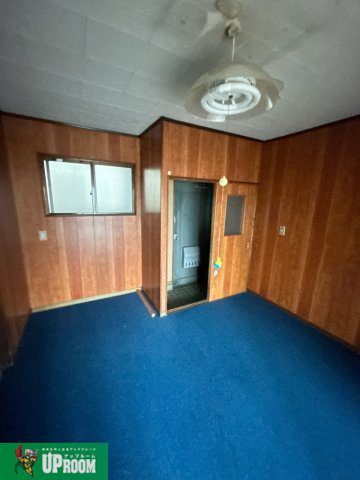 サンフタミ小林ビル日岡町の居間・リビング