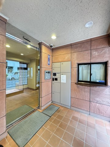 パロス新富町のエントランス