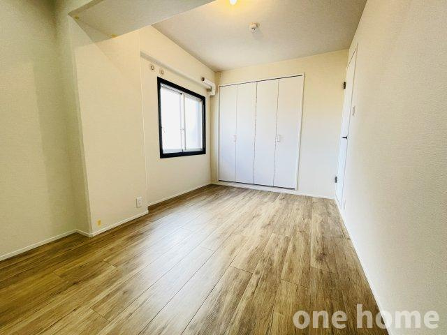シャンボール第2東三国の洋室|◆約7.7帖主寝室別角度です♪クローゼット完備!!
◆【onehome専任物件】ご内覧予約～ご内覧～物件詳細説明までスムーズです!!
◆土日祝はもちろん、平日夜間のお仕事終わりもご内覧可能!!