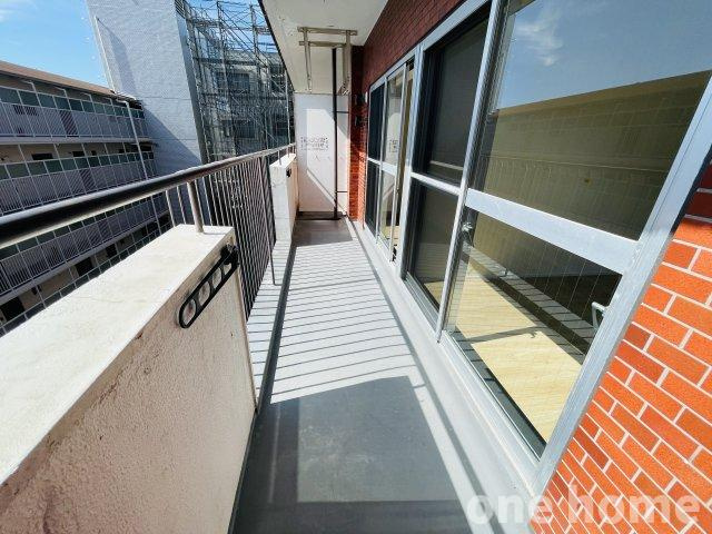 シャンボール第2東三国のバルコニー|◆南向きバルコニーです♪ 陽当たり良好!!
◆【onehome専任物件】ご内覧予約～ご内覧～物件詳細説明までスムーズです!!
◆土日祝はもちろん、平日夜間のお仕事終わりもご内覧可能!!