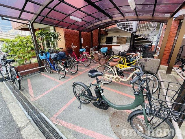シャンボール第2東三国の駐輪場|◆室内フルリフォーム済！是非ご内覧下さい！
◆【onehome専任物件】ご内覧予約～ご内覧～物件詳細説明までスムーズです!!
◆土日祝はもちろん、平日夜間のお仕事終わりもご内覧可能!!