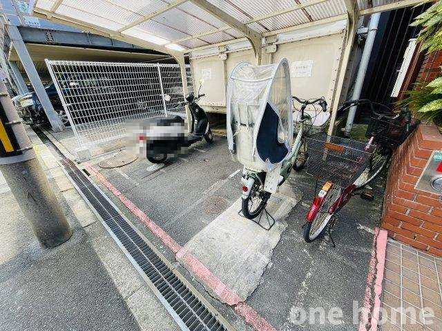 シャンボール第2東三国の駐輪場|◆室内フルリフォーム済！是非ご内覧下さい！
◆【onehome専任物件】ご内覧予約～ご内覧～物件詳細説明までスムーズです!!
◆土日祝はもちろん、平日夜間のお仕事終わりもご内覧可能!!