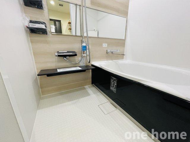 シャンボール第2東三国の浴室|◆新調されたユニットバス♪ 横長の鏡が使いやすいです♪
◆【onehome専任物件】ご内覧予約～ご内覧～物件詳細説明までスムーズです!!
◆土日祝はもちろん、平日夜間のお仕事終わりもご内覧可能!!