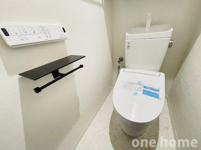 シャンボール第2東三国のトイレ|◆壁付けのリモコン、スマホを置くのにピッタリな棚が便利♪
◆【onehome専任物件】ご内覧予約～ご内覧～物件詳細説明までスムーズです!!
◆土日祝はもちろん、平日夜間のお仕事終わりもご内覧可能!!